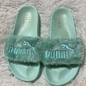 fenty slippers canada